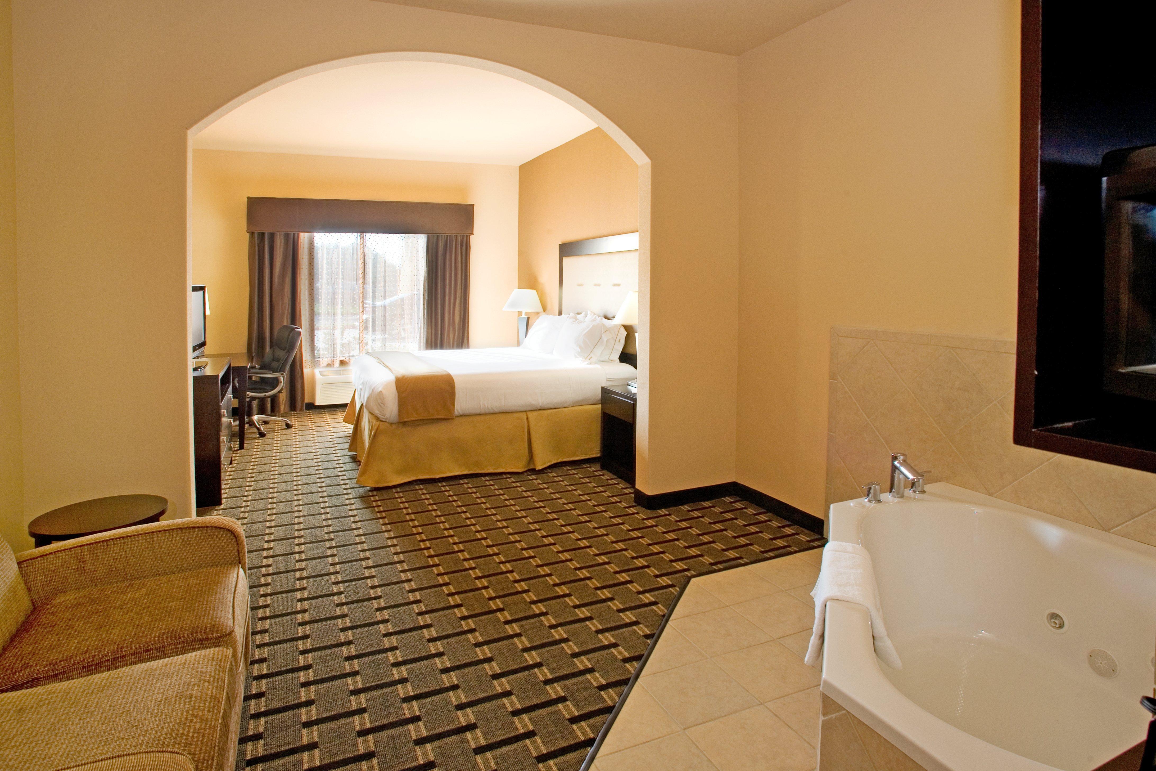 Holiday Inn Express And Suites Beeville By Ihg Exterior foto